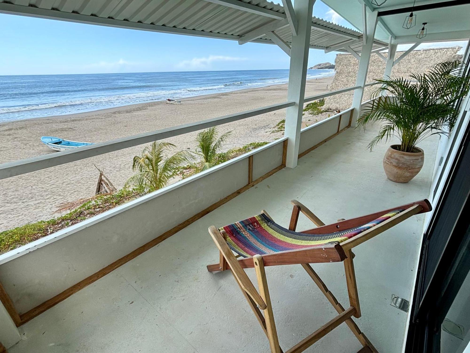 Stella Mar Oceanfront Hotel Popoyo Room photo